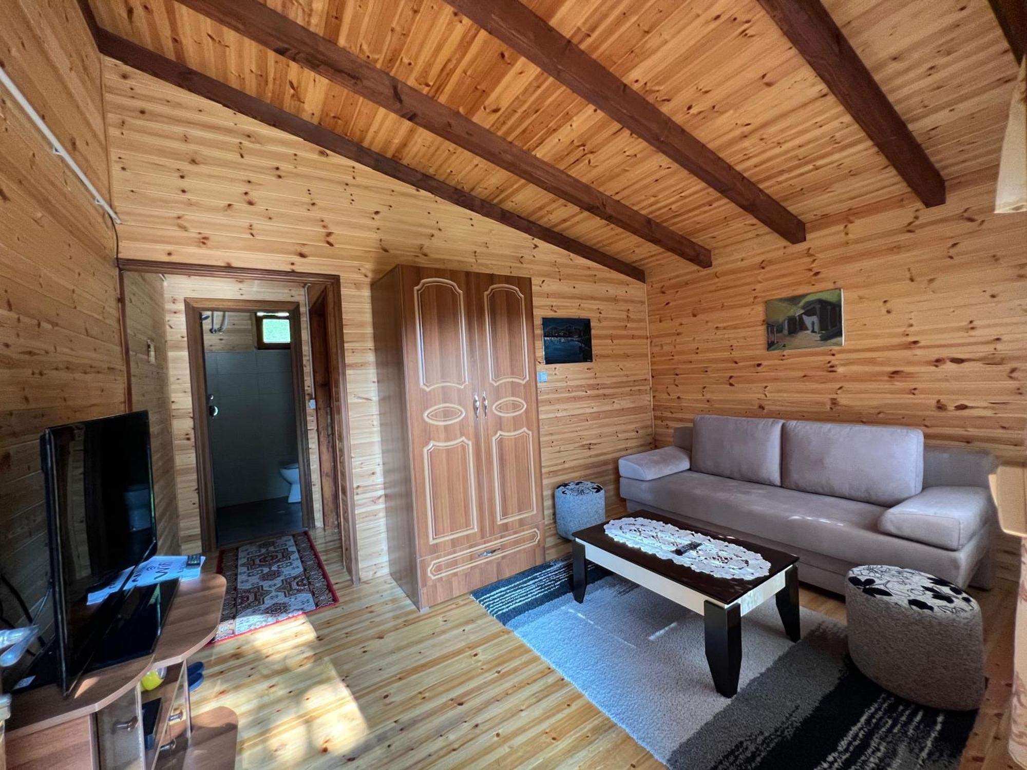Bujtina Uji I Panjes, Log Cabins Dukat Exterior photo