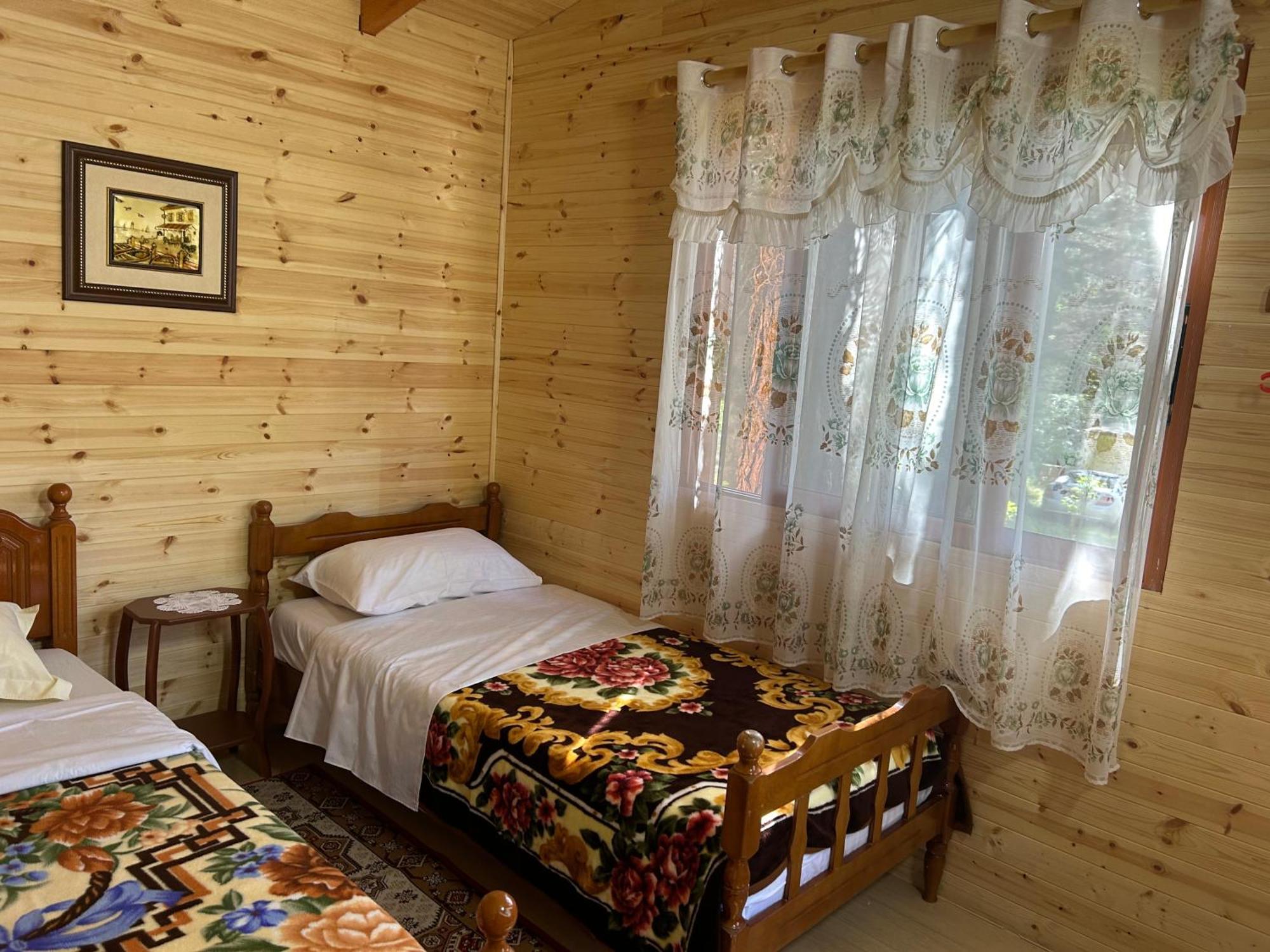Bujtina Uji I Panjes, Log Cabins Dukat Exterior photo
